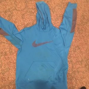 Nike sweatershirt